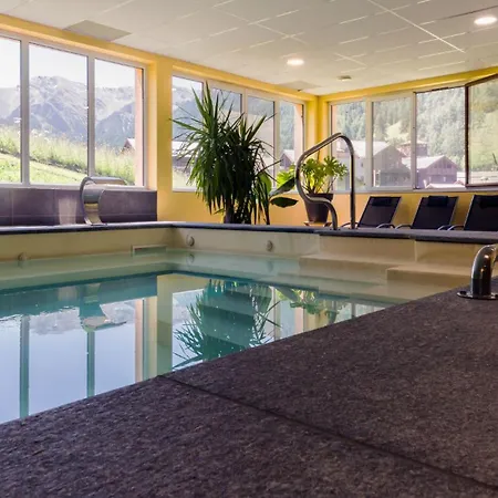 L'equipe Otel Molines-en-Queyras